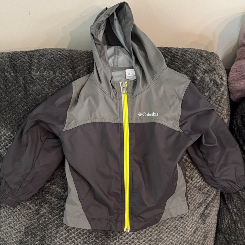 Columbia Two-Tone Gray Jacket with Yellow Accents